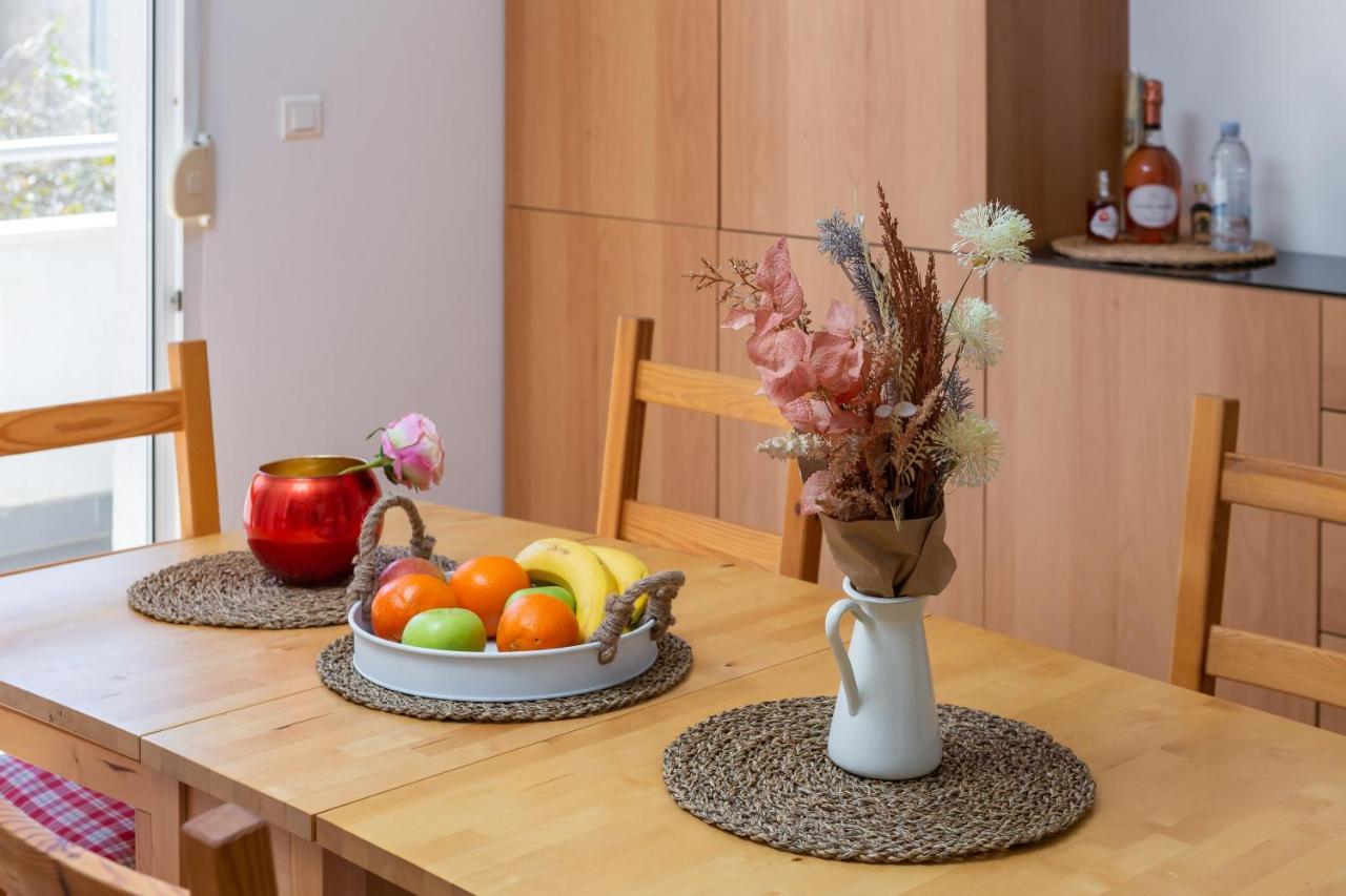Modern Apt With Terrace 4 Min Walk To The Beach Split Exterior photo